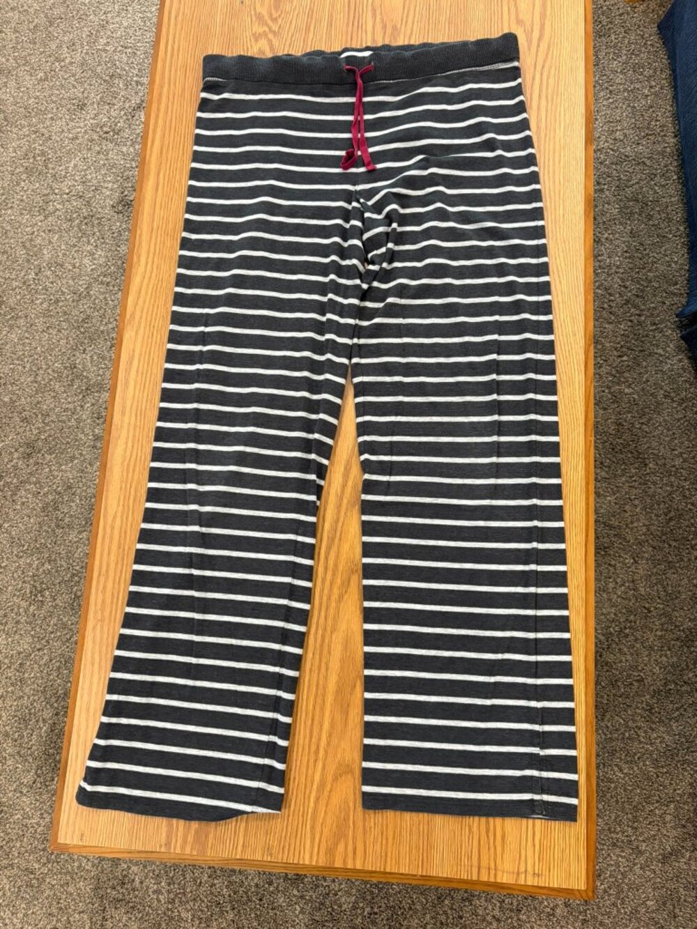 Karen Neuburger gray striped lounge pants with red drawstring, size S/P